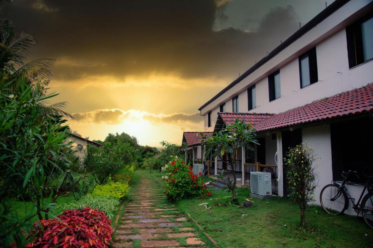 Sterling Banashree Badami Exterior foto